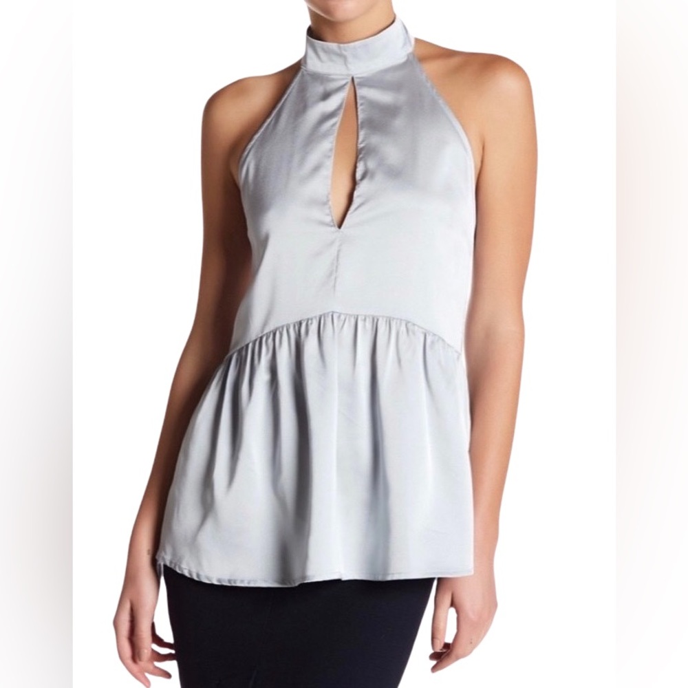 🪷 NWT  Silver Halter Style Top Sz M